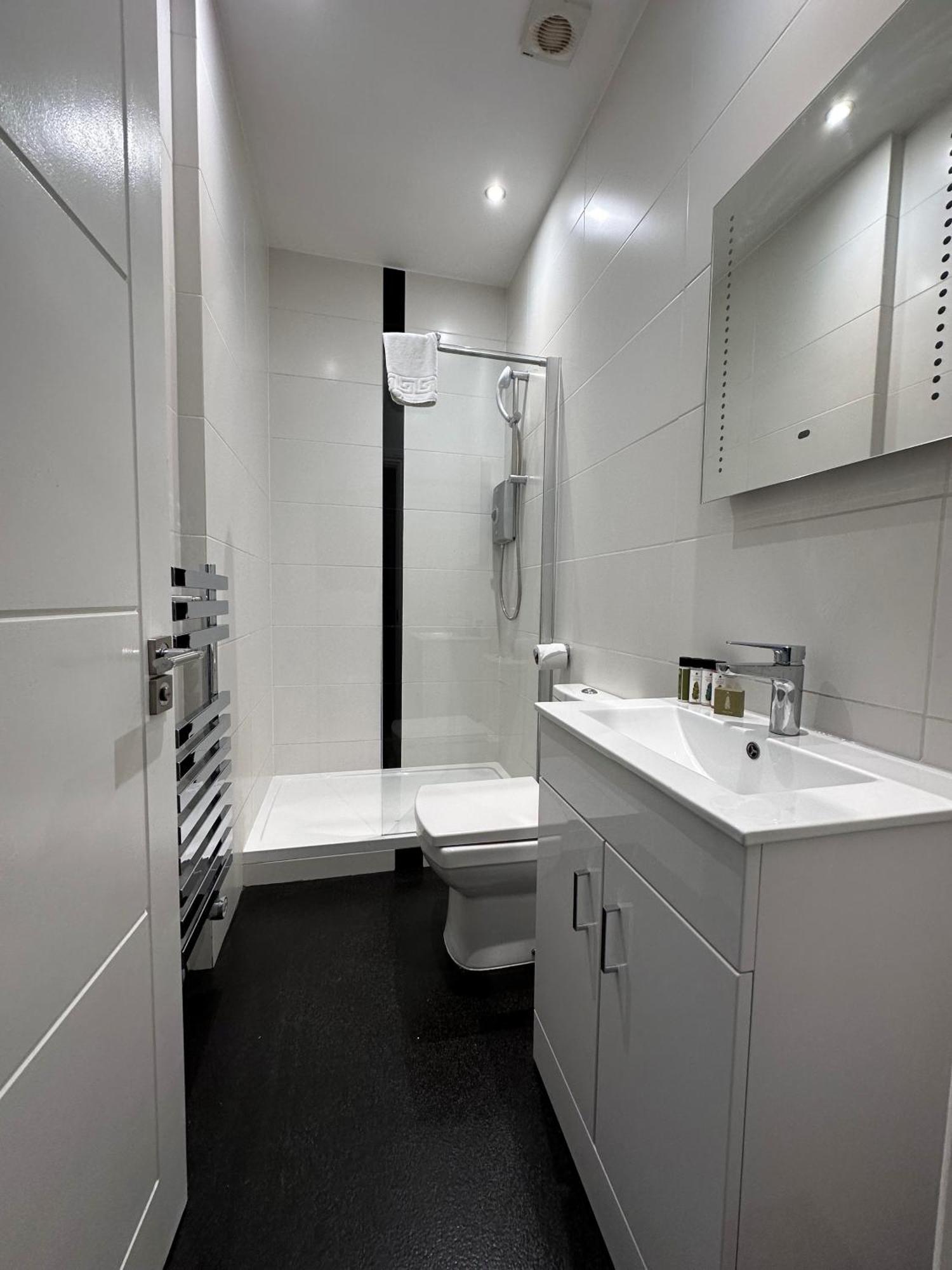 Apt 1, Soho Apartments 1St Floor By Indigo Flats Лондон Екстер'єр фото
