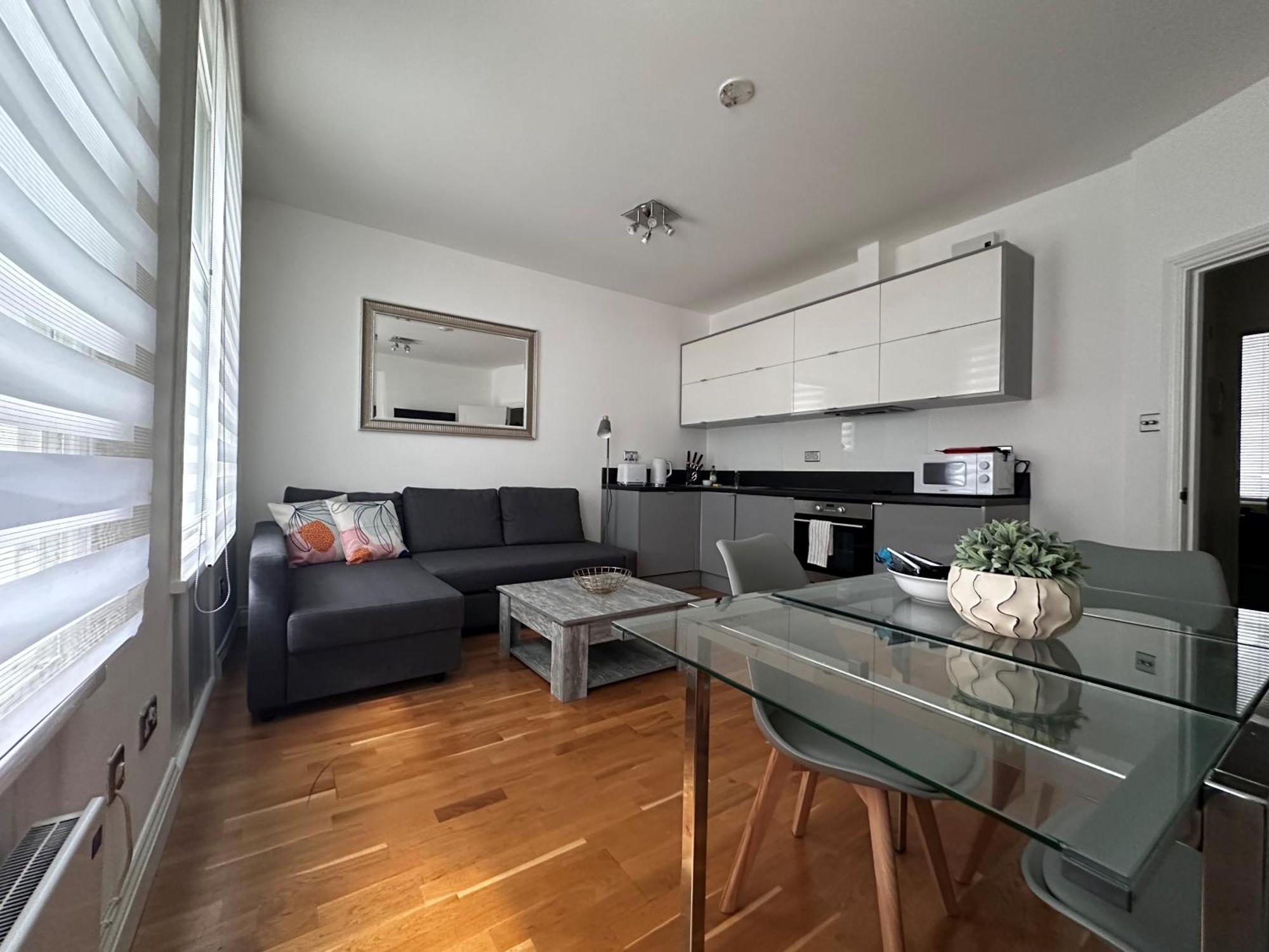 Apt 1, Soho Apartments 1St Floor By Indigo Flats Лондон Екстер'єр фото