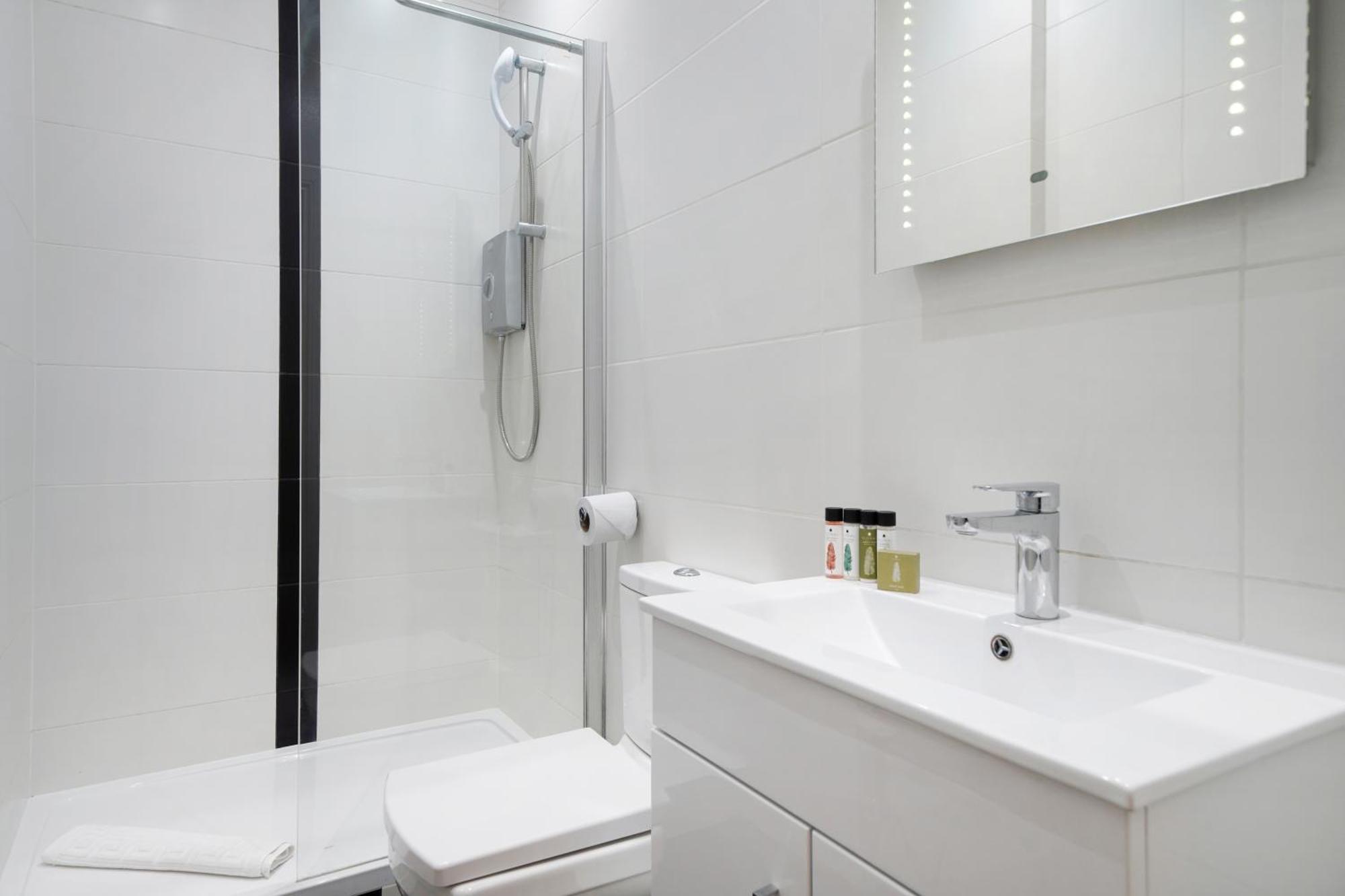 Apt 1, Soho Apartments 1St Floor By Indigo Flats Лондон Екстер'єр фото
